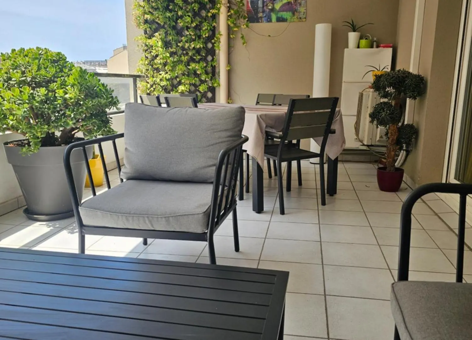 T3 Grande Terrasse, Metro Perrier location